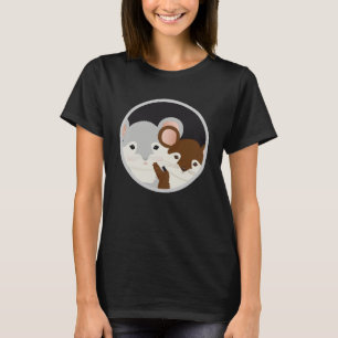 2つの可愛いネズミを一緒にマウスの穴に Tシャツ