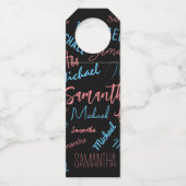 2つの名前のカップルのパターンmonogram青ライトピンク ボトルネックタグ (正面)