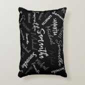 2つの名前カップルのパターンのモノグラム黒グレー白 アクセントクッション (正面(垂直))