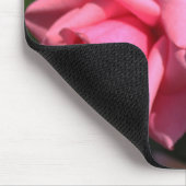 2つの完璧なホットピンクのバラ花。ラブ マウスパッド (コーナー)