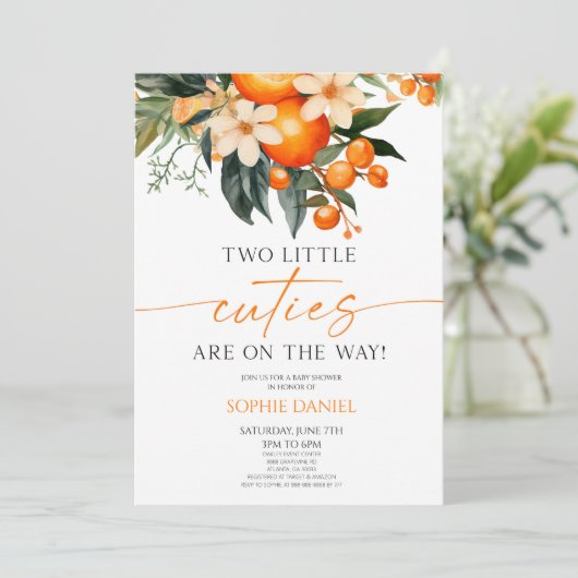 2つの小さなかわいこちゃんオレンジのフローラツインベビーシャワー 招待状 (スタンド正面)