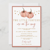 2つの小さなカボチャがTWIN Baby Showerの途中にある 招待状 (正面)