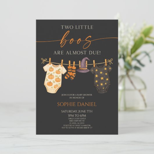 2つの小さなボオが近い！双子の赤ちゃんシャワー 招待状 (スタンド正面)