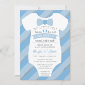 2つの小さな足赤ちゃんシャワー招待状、ボウタイ 招待状 (正面)