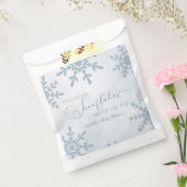 2つの小さな雪の結晶の冬双生児の赤ちゃんシャワー フェイバーバッグ (封をした状態)