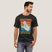 2つの思考の1つの祈りの言葉ショッカー Tシャツ (正面フル)