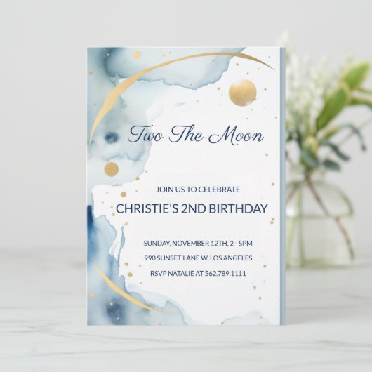 2つの月:青淡い色のい2番目の誕生日招待状 招待状 (スタンド正面)