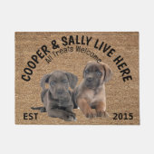 2つの杖のコルソパーソナライズされたドッグ恋人 ドアマット (正面)