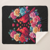 2つの深紅色とカラフルバラとハート シェルパブランケット (正面(横))