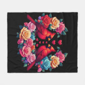 2つの深紅色とカラフルバラとハート フリースブランケット (正面(横))