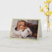 2つの犬のスナグリング、ペットの損失悔やみや弔慰 カード (黄色い花)