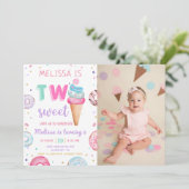 2つの甘いアイスクリームドーナツ2nd誕生日の写真 招待状 (スタンド正面)