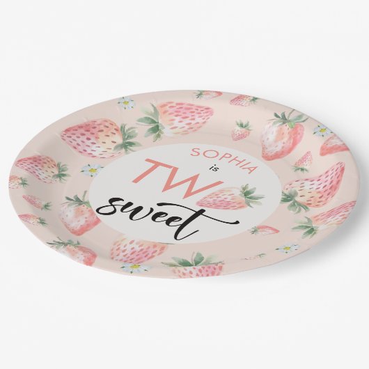 2つの甘いイチゴ子供の誕生日 ペーパープレート (アングル)