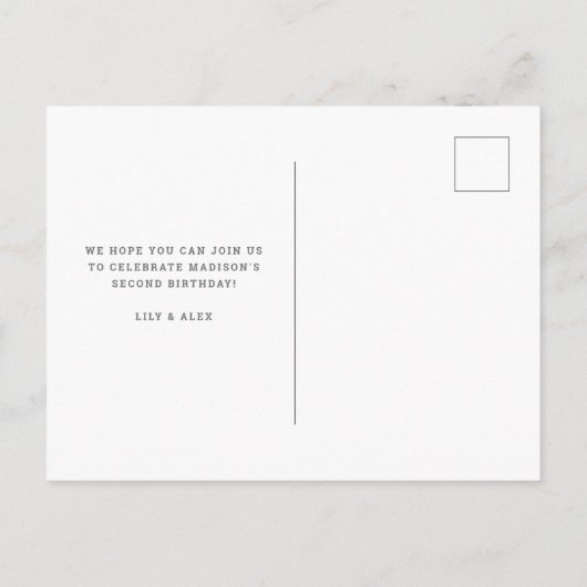 2つの甘いドーナツと振りかけるピンクの2番目の誕生日 インビテーションポストカード (裏面)