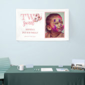 2つの甘いピンクのドーナツのフォトガール2nd誕生日 横断幕 (トレードショー)