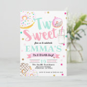 2つの甘い水の色のドーナツ2nd誕生日 招待状 (スタンド正面)