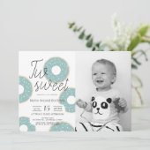 2つの甘い緑のドーナツ男の子の写真2番目の誕生日 招待状 (スタンド正面)