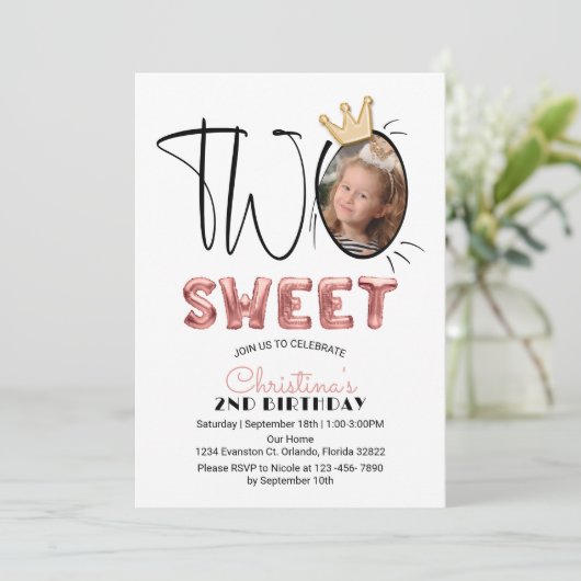 2つの甘い2番目の誕生日パーティーかわいいバルーン写真 招待状 (スタンド正面)