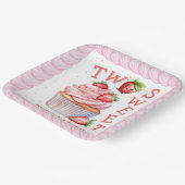 2つの甘い!ピンクガールストロベリーセカンドバースデー ペーパープレート (傾斜あり)