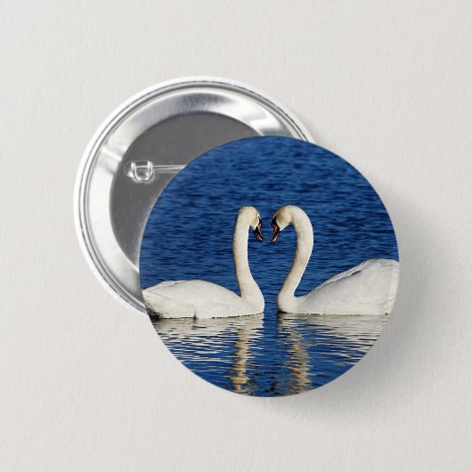 2つの白いスワンズ型枠ハート標識 缶バッジ (正面&裏面)