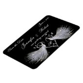 2つの白いピーコックとハートモノグラムマグネット マグネット (左側)