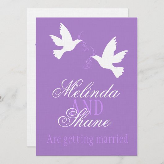 2つの白い愛の鳥の紫の結婚式フォーマルを招待 招待状 (正面/裏面)