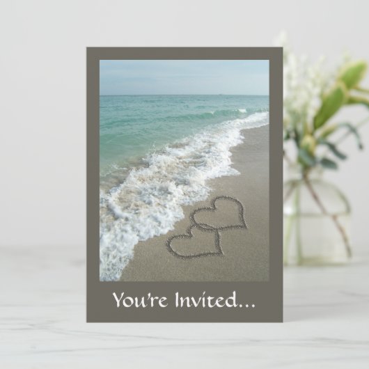 2つの砂のハートのビーチ、ロマンチックな海 招待状 (スタンド正面)