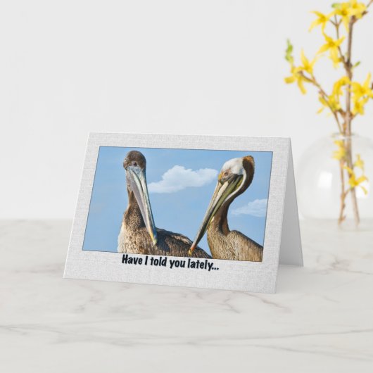 2つの茶色のペリカン愛とロマンスのグリーティングカード カード (黄色い花)