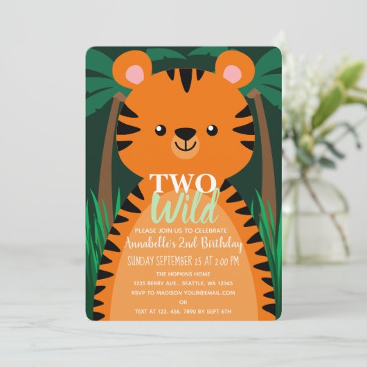 2つの野生のかわいいタイガーキッズセカンド誕生日 招待状 (スタンド正面)