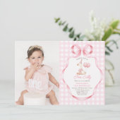 2つの間抜けグースピンクボウ女の子2nd誕生日の写真 招待状 (スタンド正面)