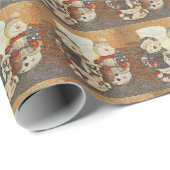 2つの雪だるまとキャンドル – 赤錆 ラッピングペーパー (ロールコーナー)