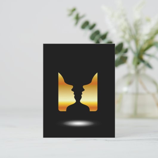 2つの顔が並び、花瓶の錯覚を持つ ポストカード (スタンド正面)