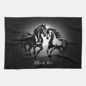 2つの馬の愛の白黒馬好きカップル キッチンタオル (横)