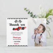 2つの高速カーレースのボーイバースデーパーティーサンキューカード 招待状 (スタンド正面)