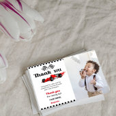 2つの高速カーレースのボーイバースデーパーティーサンキューカード 招待状