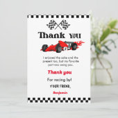 2つの高速カーレースのボーイバースデーパーティーサンキューカード 招待状 (スタンド正面)