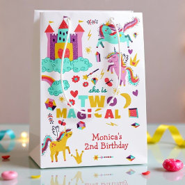 2つの魔法の虹のパステルのユニコーンの2番目の誕生日 ミディアムペーパーバッグ