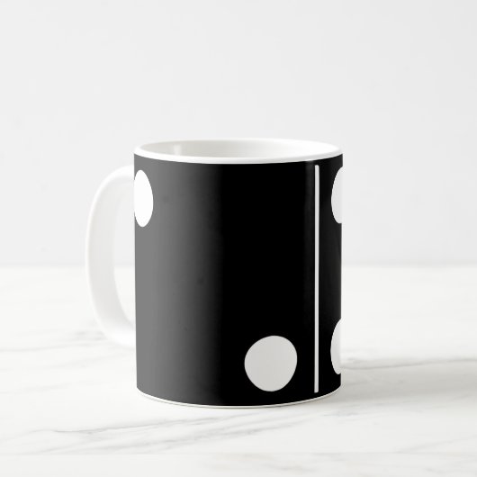 2つの6つの黒ドミノマグ コーヒーマグカップ (正面左)