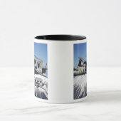 2つのE-2Cホーキーがフライバイを行う マグカップ (中央)