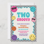 2つのGroovyカラフルレトロスマイル第2誕生日 招待状 (正面)