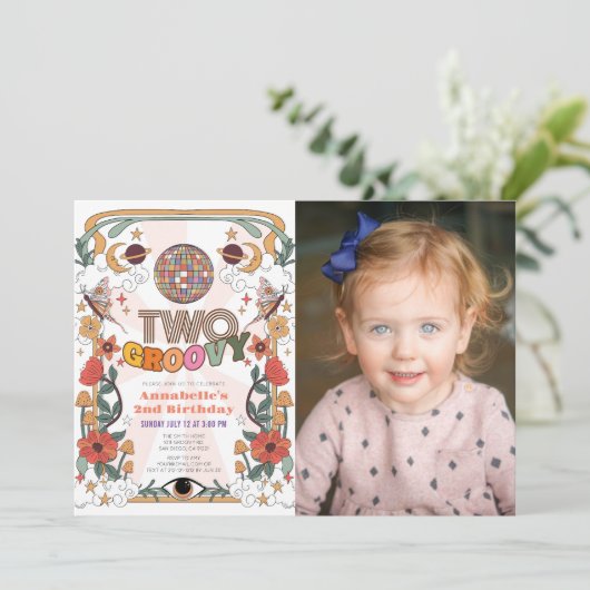 2つのGroovyレトロ女の子の写真2番目の誕生日 招待状 (スタンド正面)