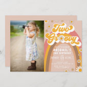 2つのGroovy 2ndバースデーフォト招待状 招待状 (正面/裏面)