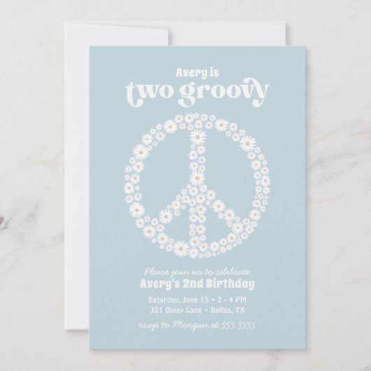 2つのGroovy 70sデイジー誕生日パーティー 招待状 (正面)