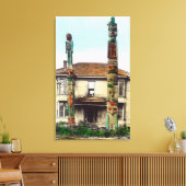 2つのTotempolesのビューWrangell, AK キャンバスプリント (インサイチュ (リビング))