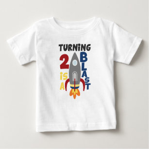 2つを回す誕生日のロケットの第2ワイシャツは送風です ベビーTシャツ