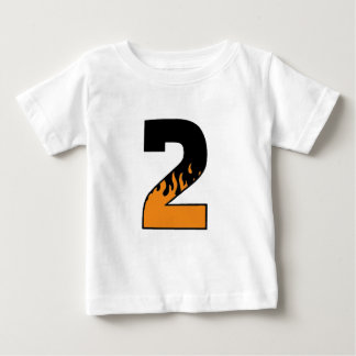 2つを炎にあてること ベビーTシャツ