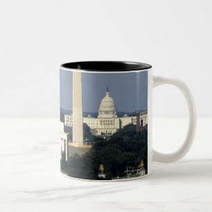 2つを造る米国の国会議事堂とのWashington D.C.のスカイライン ツートーンマグカップ