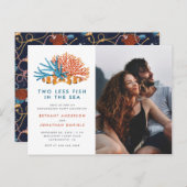 2つ少ない魚が海の写真婚約パーティ インビテーションポストカード (正面/裏面)