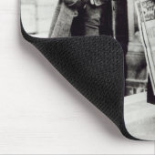 2に新聞を販売しているSuffragette マウスパッド (コーナー)