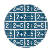 2に2を加えると5になる カッティングボード (正面)